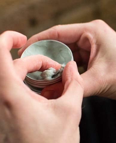  LUSH - Kem dưỡng đặc trị cho tóc và da đầu Super Balm 