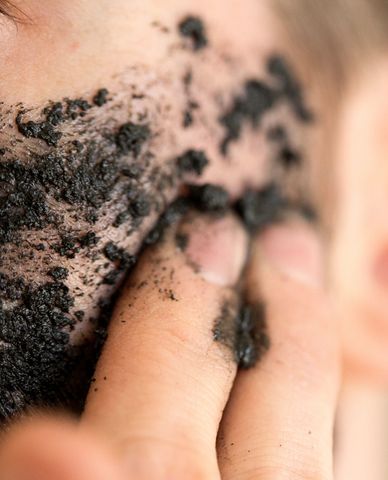  LUSH - Sữa rửa mặt Dark Angels 