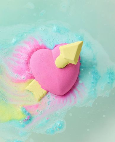  LUSH - Bom tắm Love Struck 