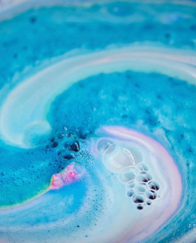 LUSH - Bom tắm Intergalactic 