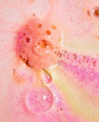  LUSH - Bom tắm Peachy 