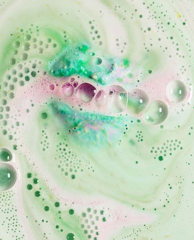  LUSH - Bom tắm Lakes 