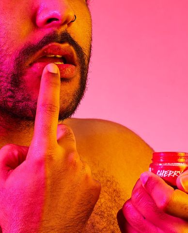  LUSH - Tẩy tế bào chết môi Cherry 