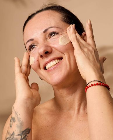  LUSH - Sữa rửa mặt Enzynamite 