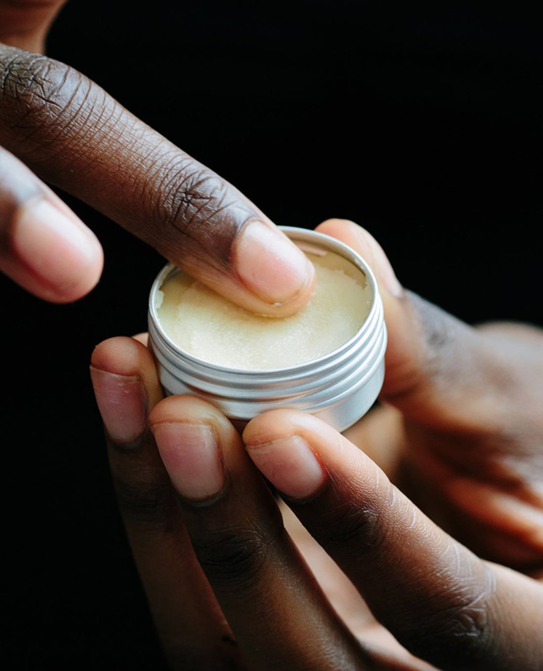 LUSH - Sáp dưỡng môi None Of Your Beeswax