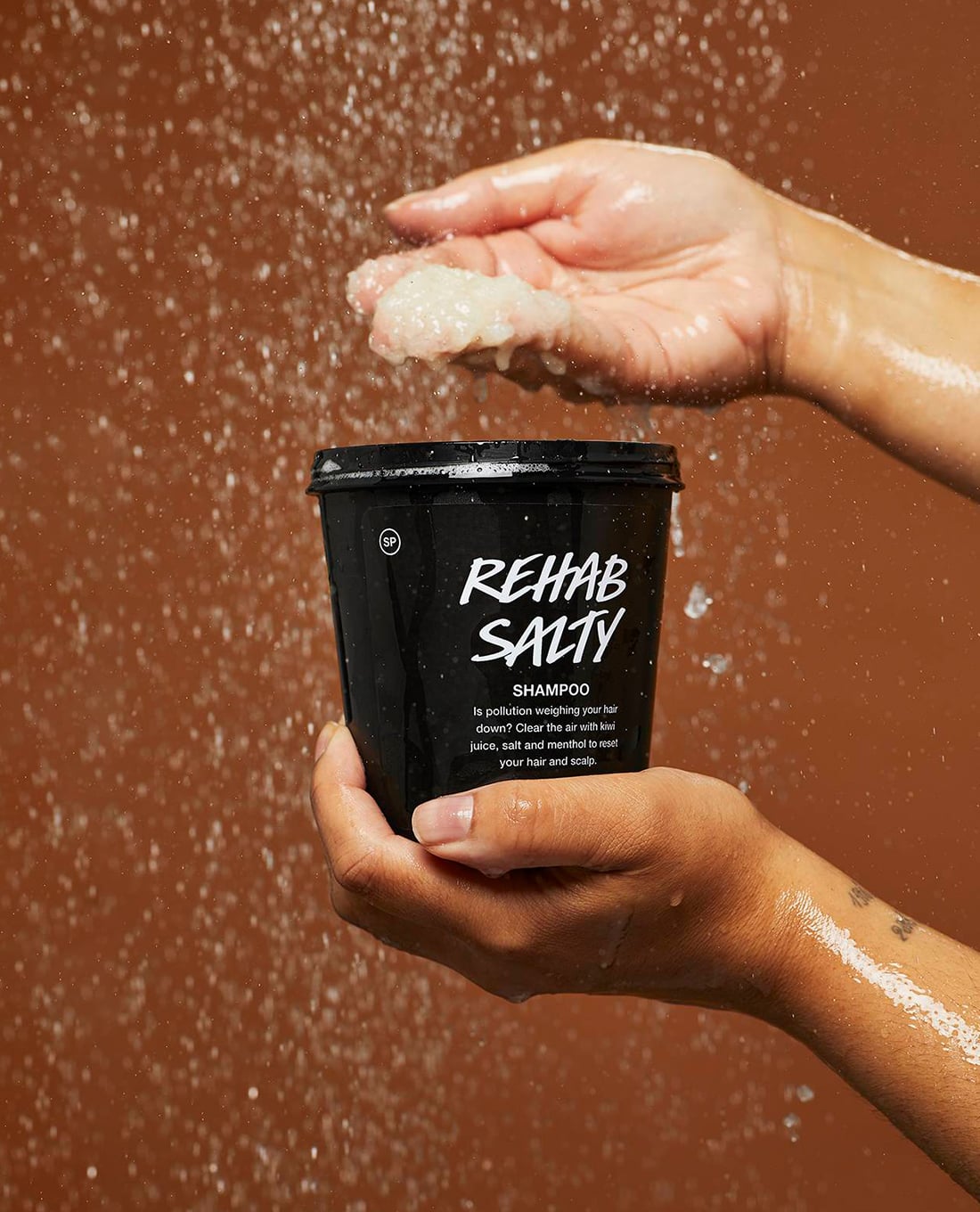 LUSH - Dầu gội Rehab Salty