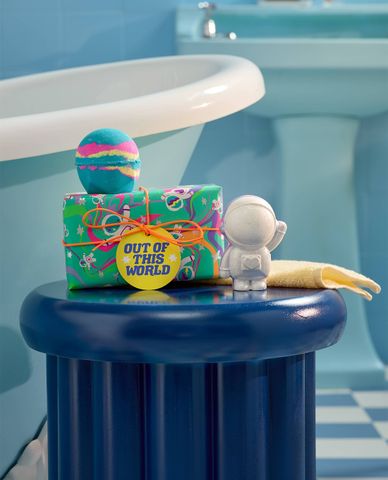  LUSH - Bộ Quà Tặng Out Of This World 