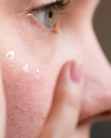  LUSH - Kem nền dạng lỏng Feeling Younger 