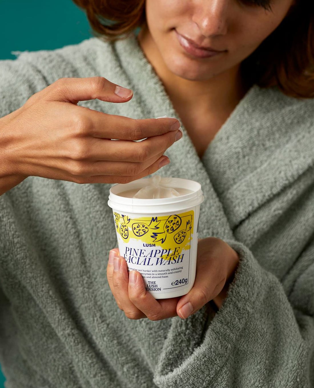 LUSH - Sữa rửa mặt Pineapple