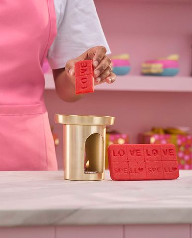  LUSH - Thanh tinh dầu Love Spell 