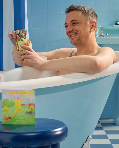  LUSH - Giấy Gói Quà Big Foot Goes Camping 