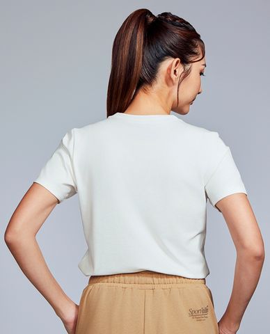  SKECHERS - Áo thun nữ cổ tròn tay ngắn hiện đại 
