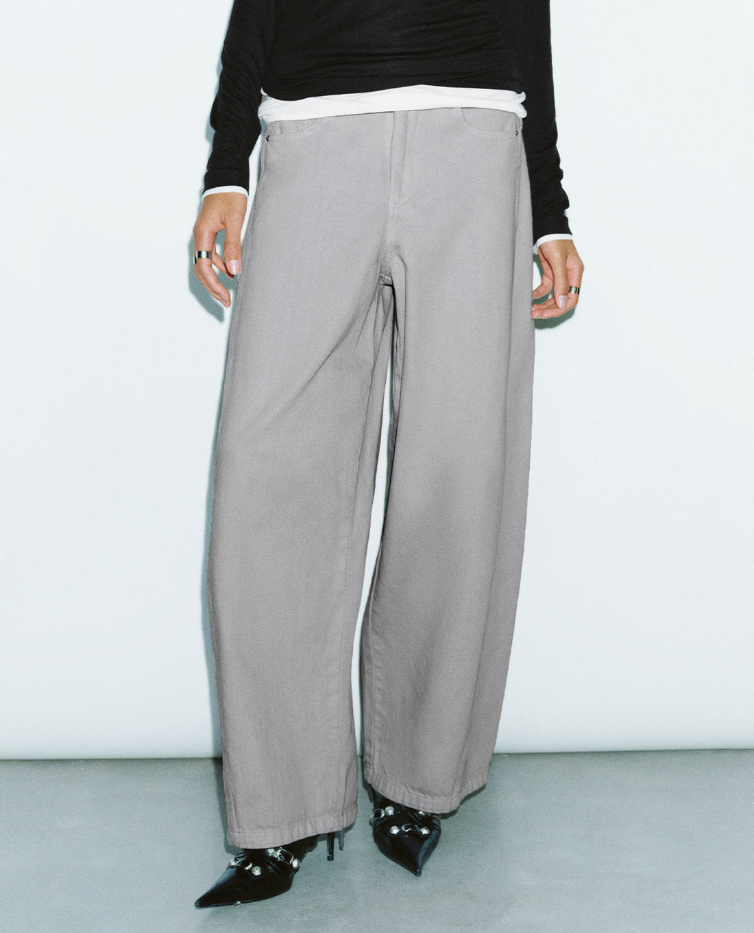 URBAN REVIVO - Quần jeans nữ ống rộng thanh lịch