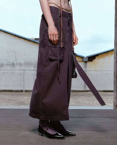  URBAN REVIVO - Chân váy denim midi dáng suông xẻ tà 