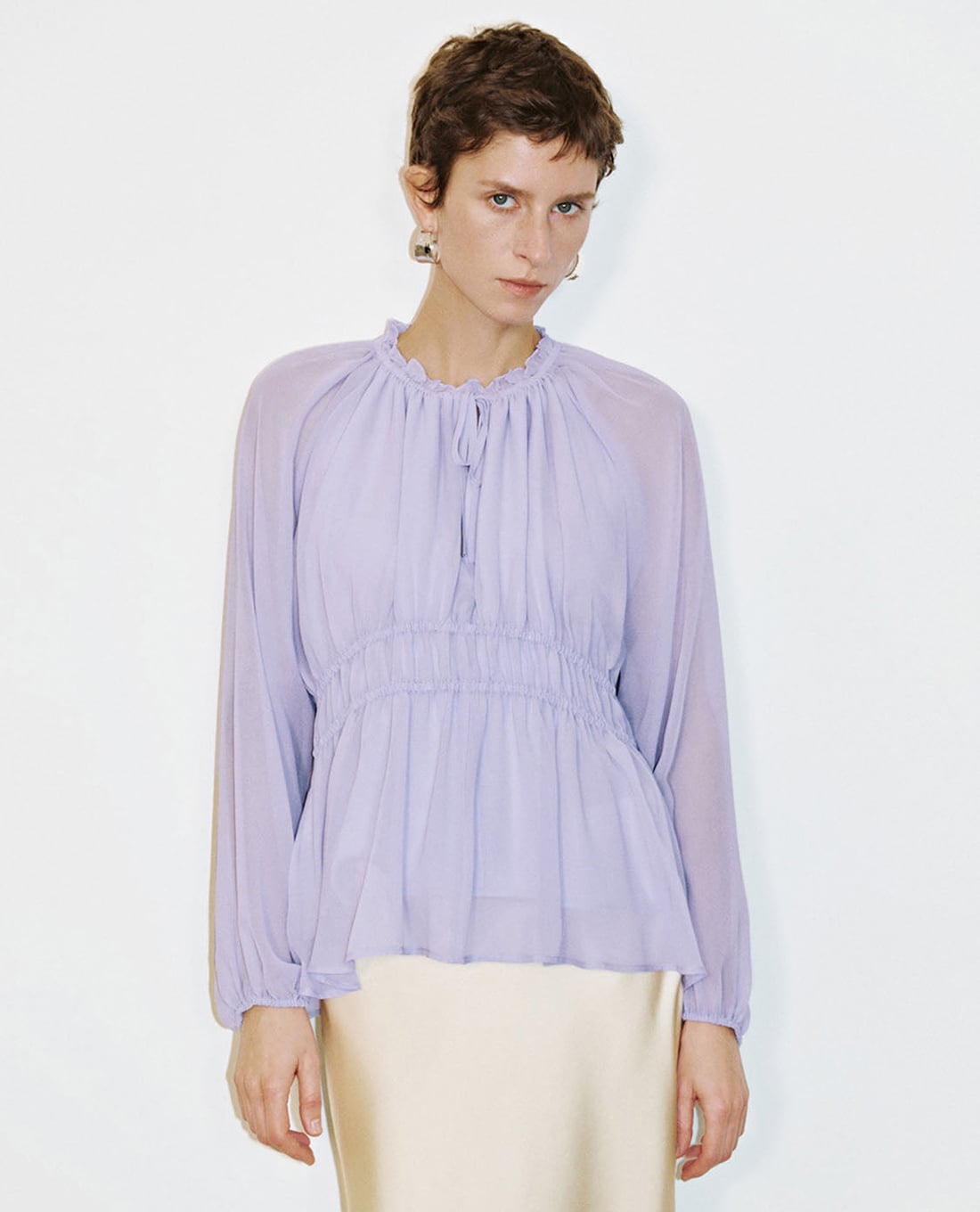 URBAN REVIVO - Áo kiểu nữ cổ tròn xếp li Shirred Overhead