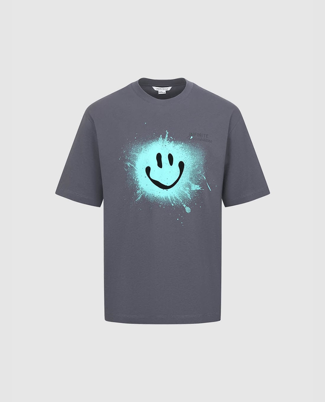 URBAN REVIVO - Áo thun nam cổ tròn tay ngắn phối họa tiết