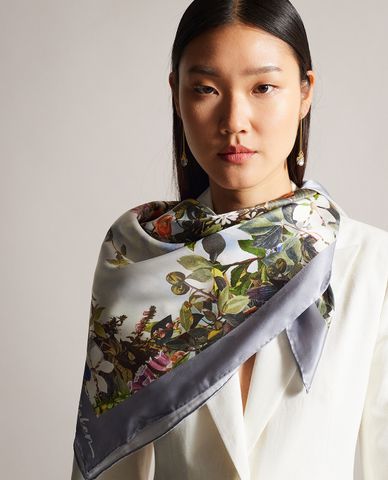  TED BAKER - Khăn choàng nữ phom vuông Kerriea 