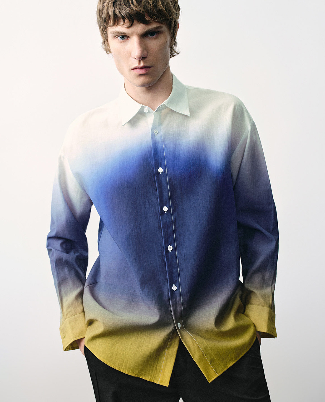 URBAN REVIVO - Áo sơ mi nam cổ bẻ tay dài Gradient Button Up Loose