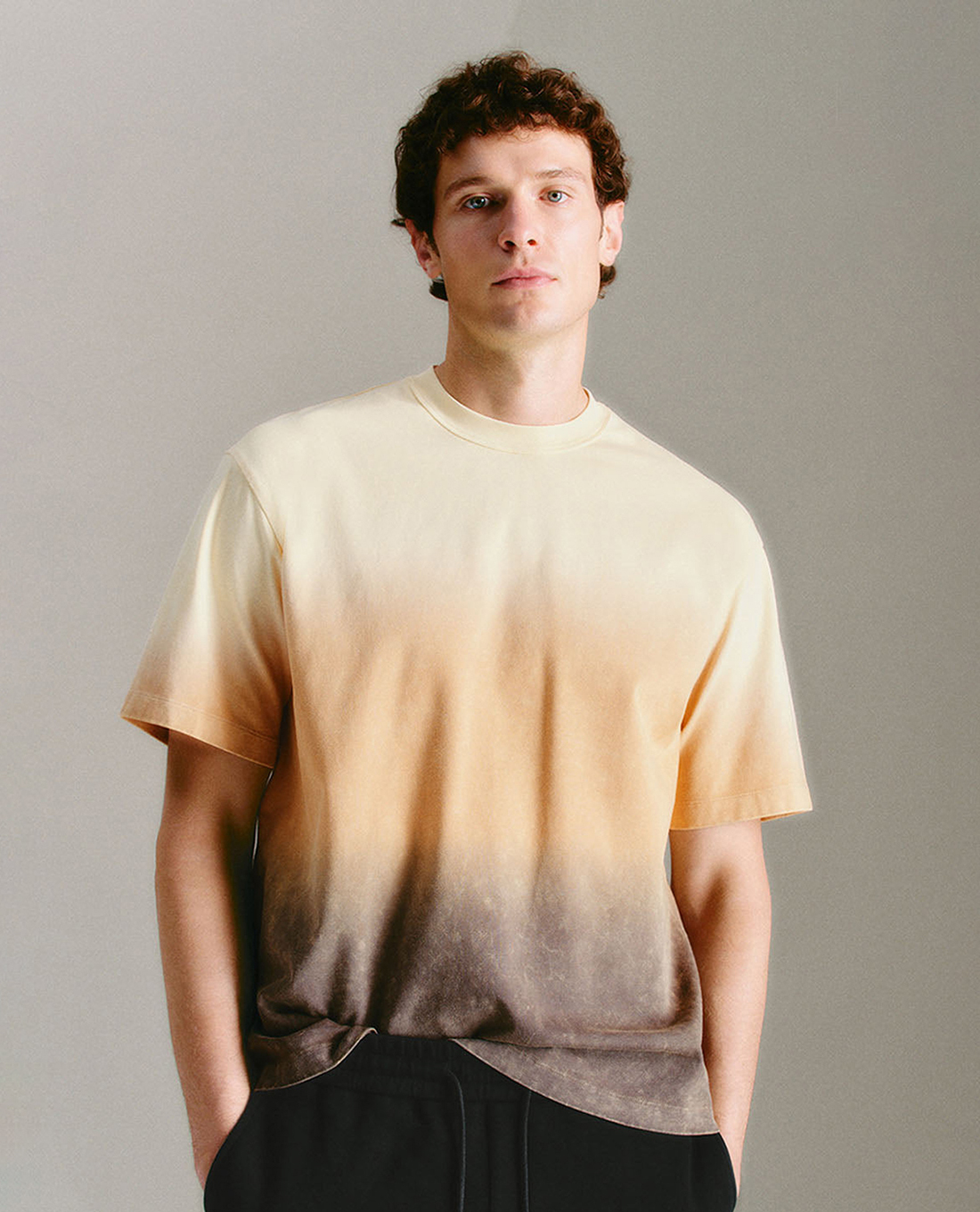 URBAN REVIVO - Áo thun nam cổ tròn tay ngắn