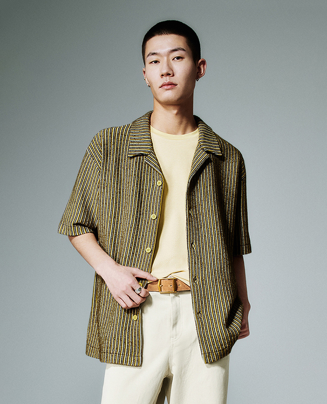 URBAN REVIVO - Áo sơ mi nam tay ngắn kẻ sọc