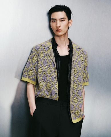  URBAN REVIVO - Áo dệt kim nam cổ bẻ tay ngắn 