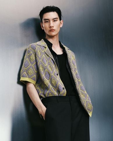  URBAN REVIVO - Áo dệt kim nam cổ bẻ tay ngắn 