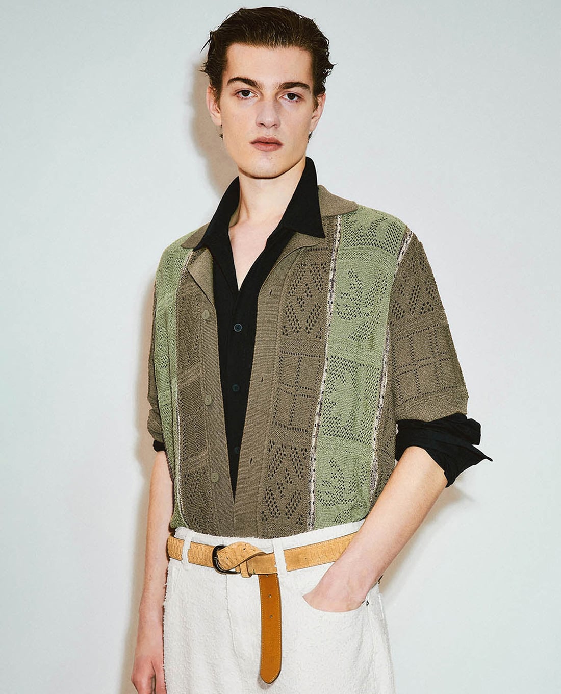 URBAN REVIVO - Áo khoác cardigan nam tay ngắn hai màu