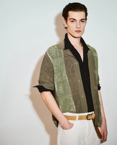  URBAN REVIVO - Áo khoác cardigan nam tay ngắn hai màu 