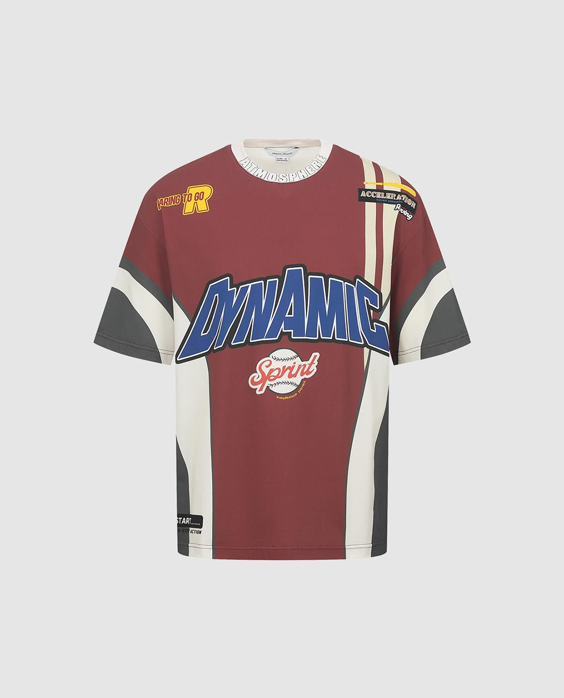 URBAN REVIVO - Áo thun nam cổ tròn in hình nổi bật