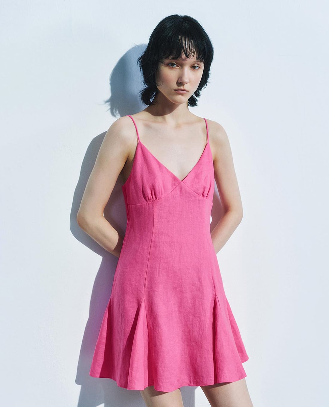 URBAN REVIVO - Đầm hai dây mini Cami A Line