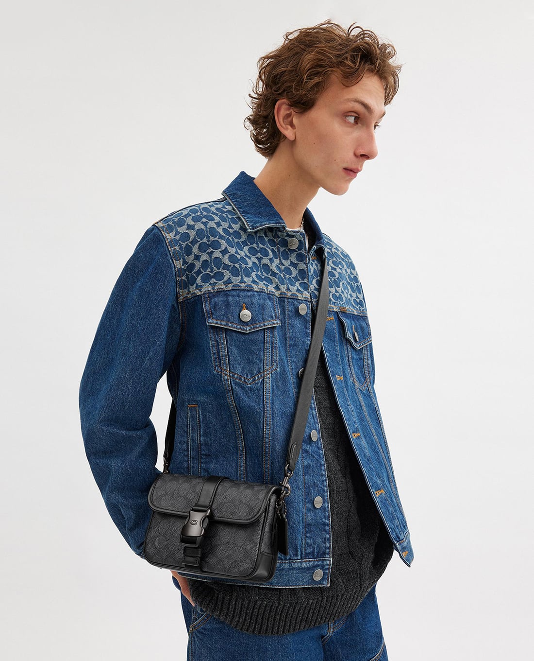 COACH - Túi đeo chéo nam League 19 In Signature Canvas