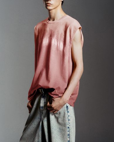  URBAN REVIVO - Áo sát nách nam cổ tròn hiện đại 