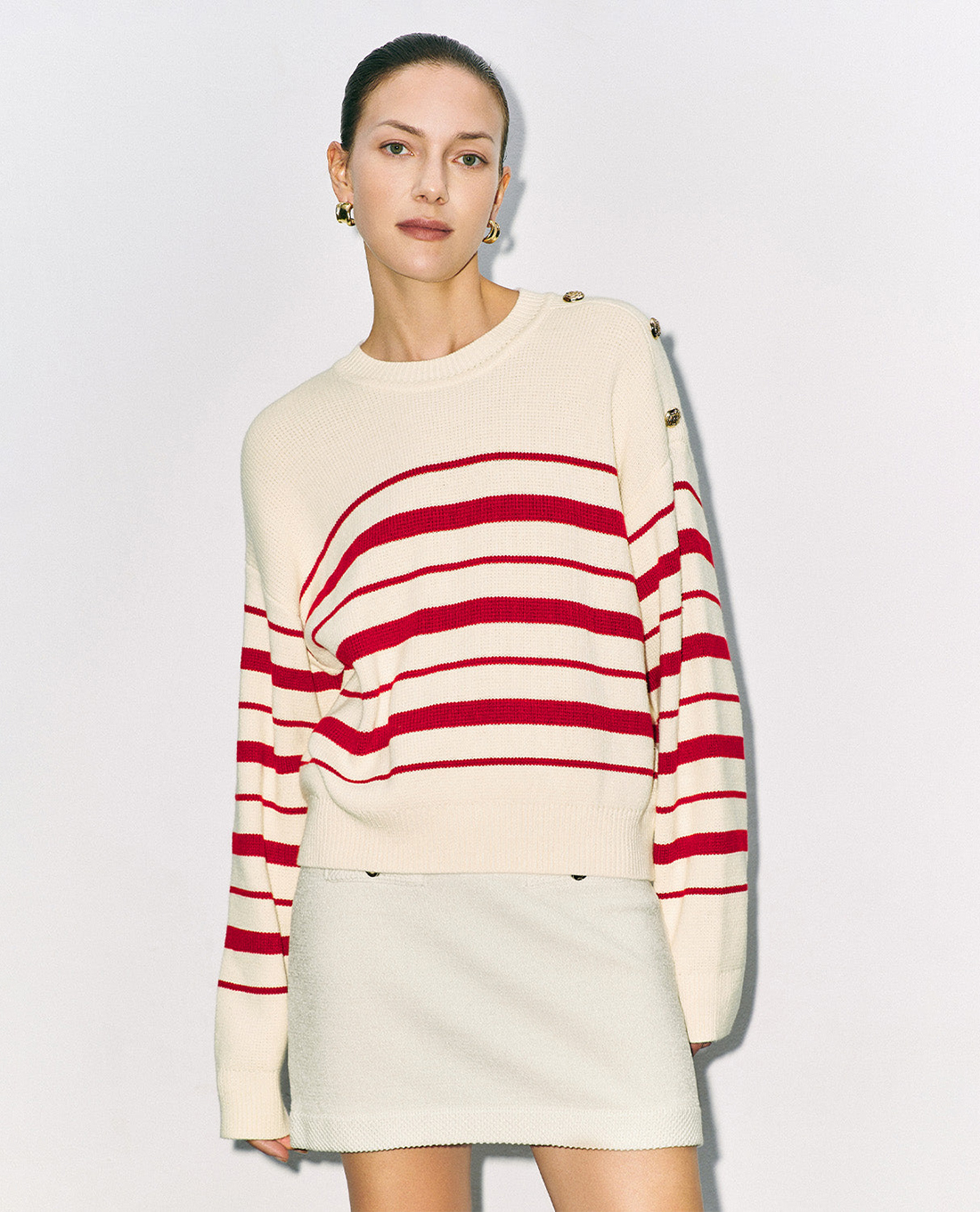 URBAN REVIVO - Áo dệt kim nữ cổ tròn tay dài Striped