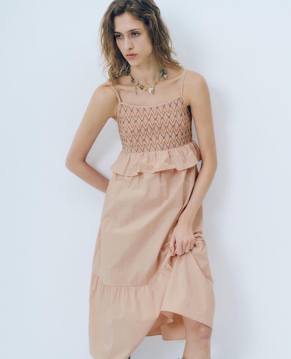 URBAN REVIVO - Đầm hai dây midi Ruffle Hem A Line