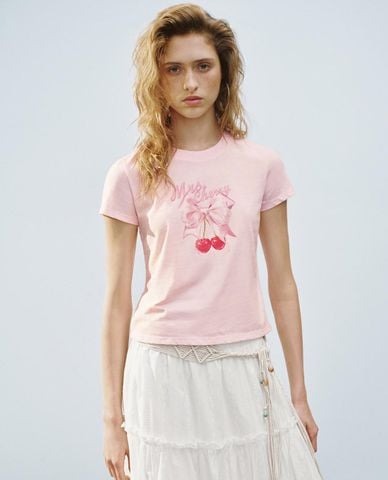  URBAN REVIVO - Áo thun nữ cổ tròn tay ngắn in họa tiết 