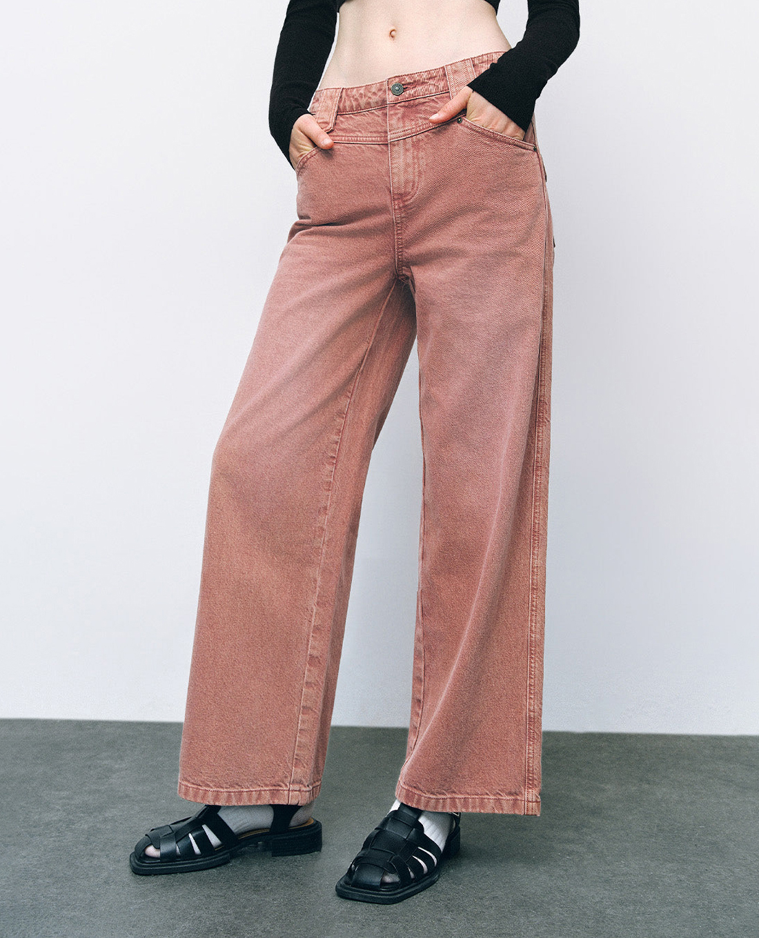 URBAN REVIVO - Quần jeans nữ ống rộng cá tính