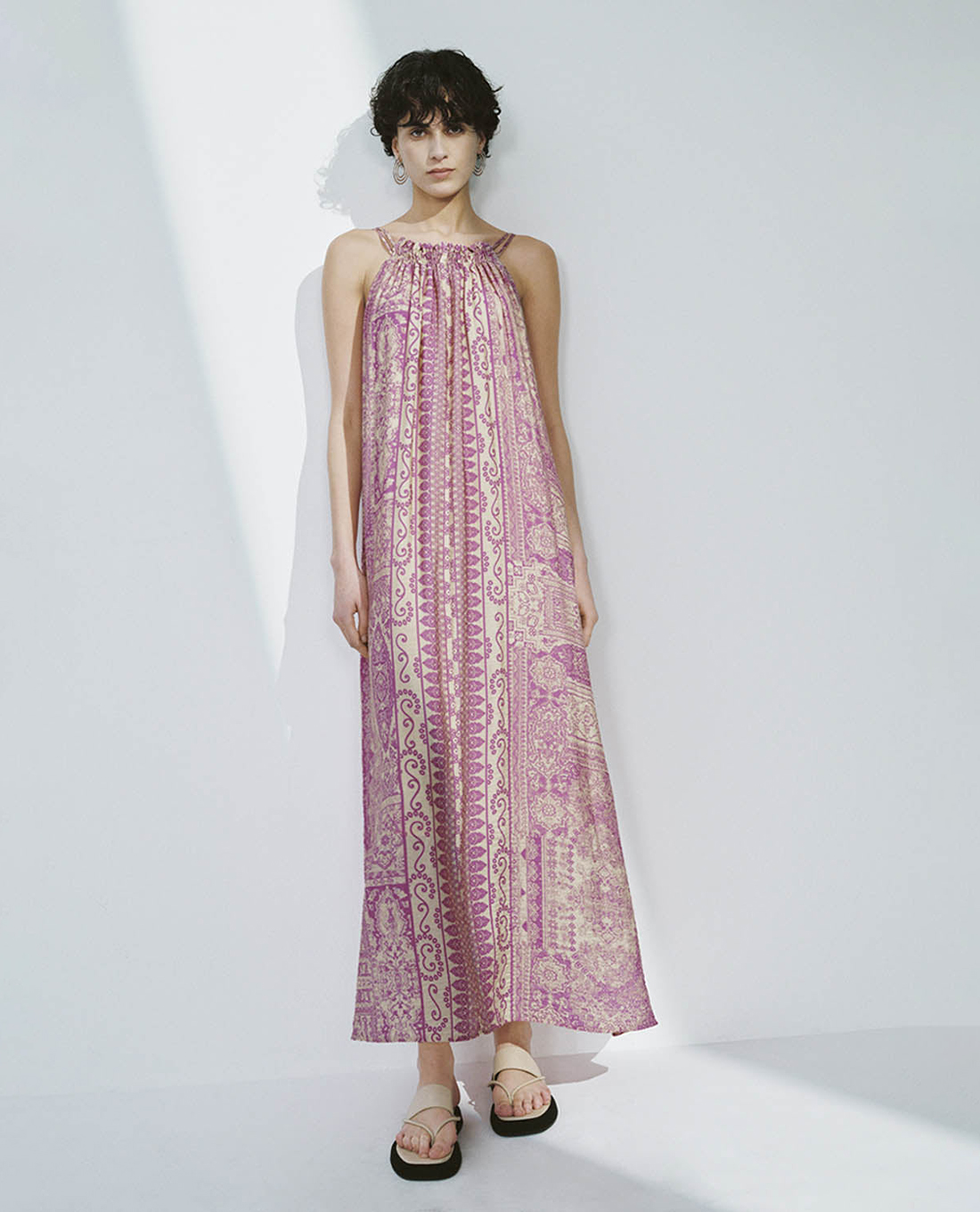 URBAN REVIVO - Đầm maxi cổ yếm phom suông