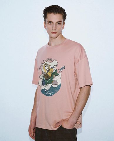  URBAN REVIVO - Áo thun nam cổ tròn tay ngắn in họa tiết 