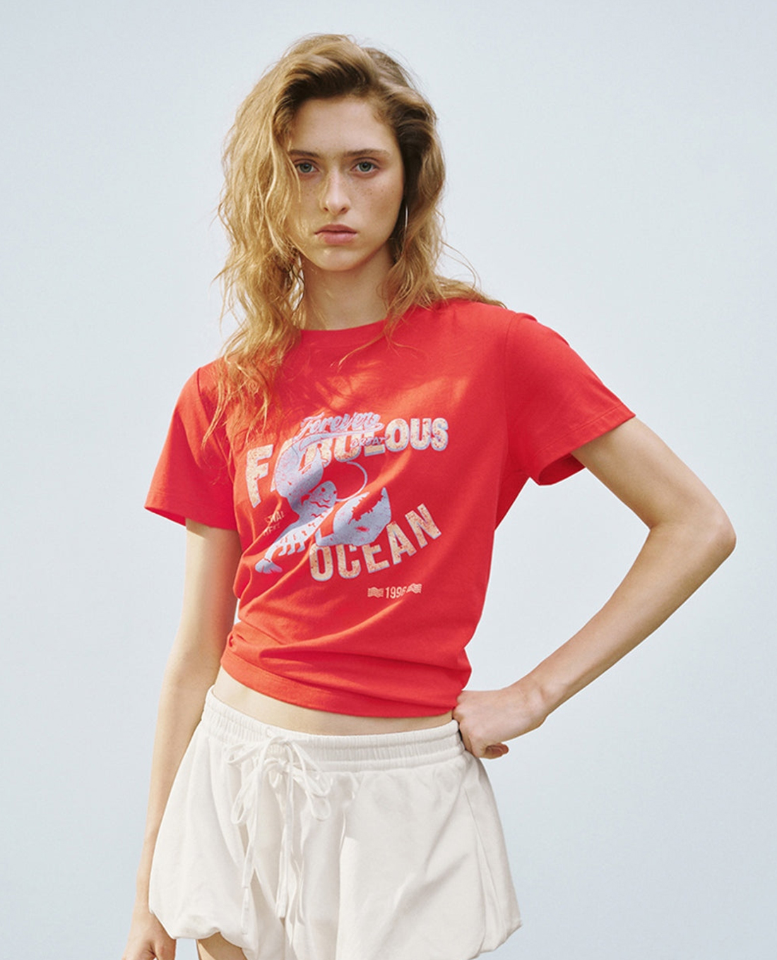 URBAN REVIVO - Áo thun nữ cổ tròn tay ngắn Printed