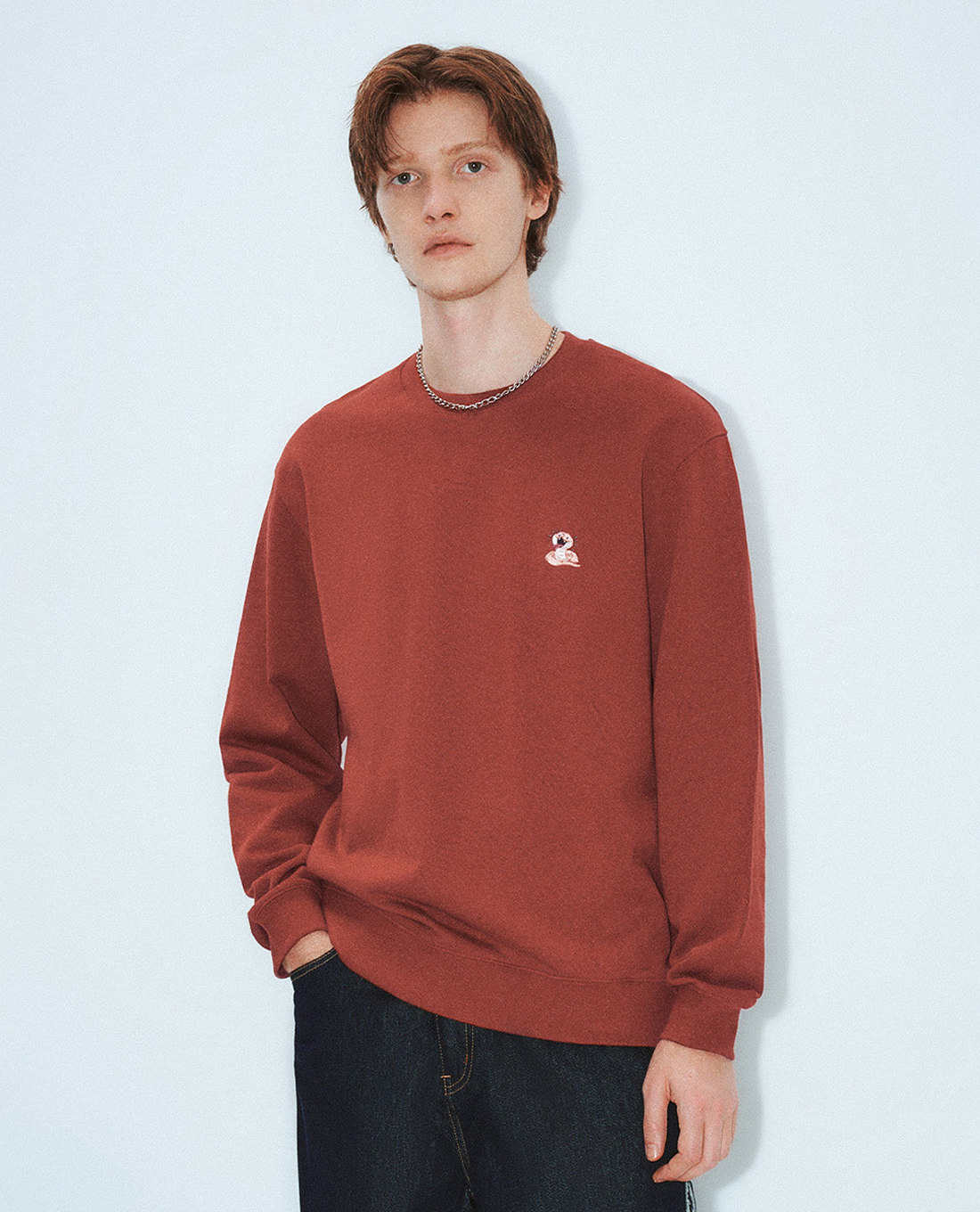 URBAN REVIVO - Áo sweatshirt nam cổ tròn tay dài trẻ trung