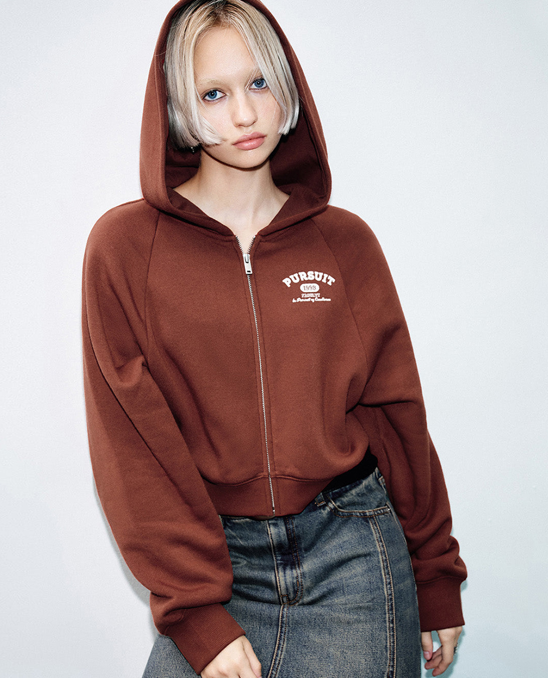 URBAN REVIVO - Áo khoác nữ phối mũ phom croptop Zip Up Front