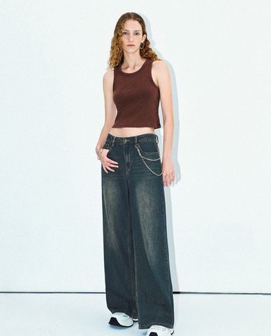  URBAN REVIVO - Áo sát nách dệt kim nữ phom croptop 