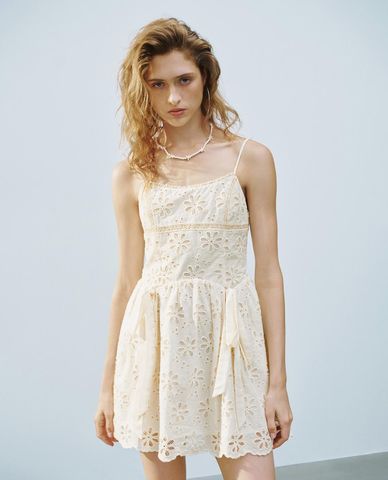  URBAN REVIVO - Đầm hai dây mini Bow Décor 