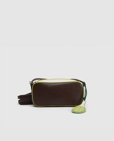  URBAN REVIVO - Túi đeo vai nữ phom chữ nhật phối charm 