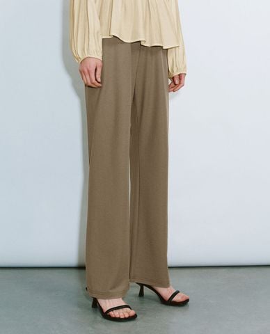  URBAN REVIVO - Quần nữ ống đứng lưng thun hiện đại 