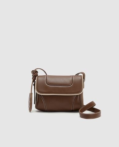  URBAN REVIVO - Túi đeo chéo nữ phom chữ nhật phối charm 