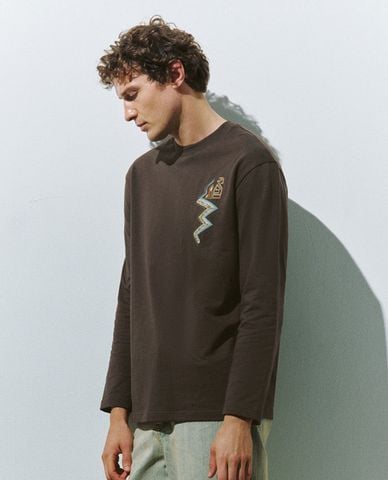  URBAN REVIVO - Áo thun nam cổ tròn tay dài Printed Loose 