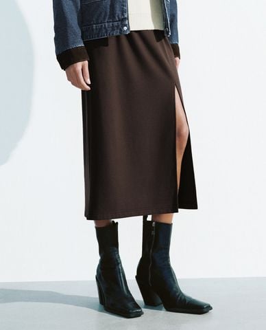  URBAN REVIVO - Chân váy phom suông midi lưng thun xẻ tà 