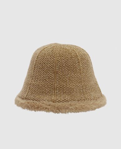  URBAN REVIVO - Nón bucket nữ đan móc trẻ trung Furry 