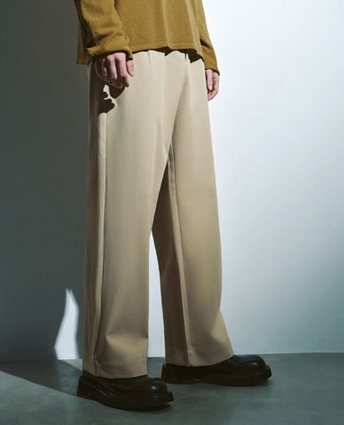  URBAN REVIVO - Quần nam ống rộng lưng thun thời trang 